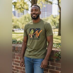 MTV Graphic Olive Green T-Shirt size XL
